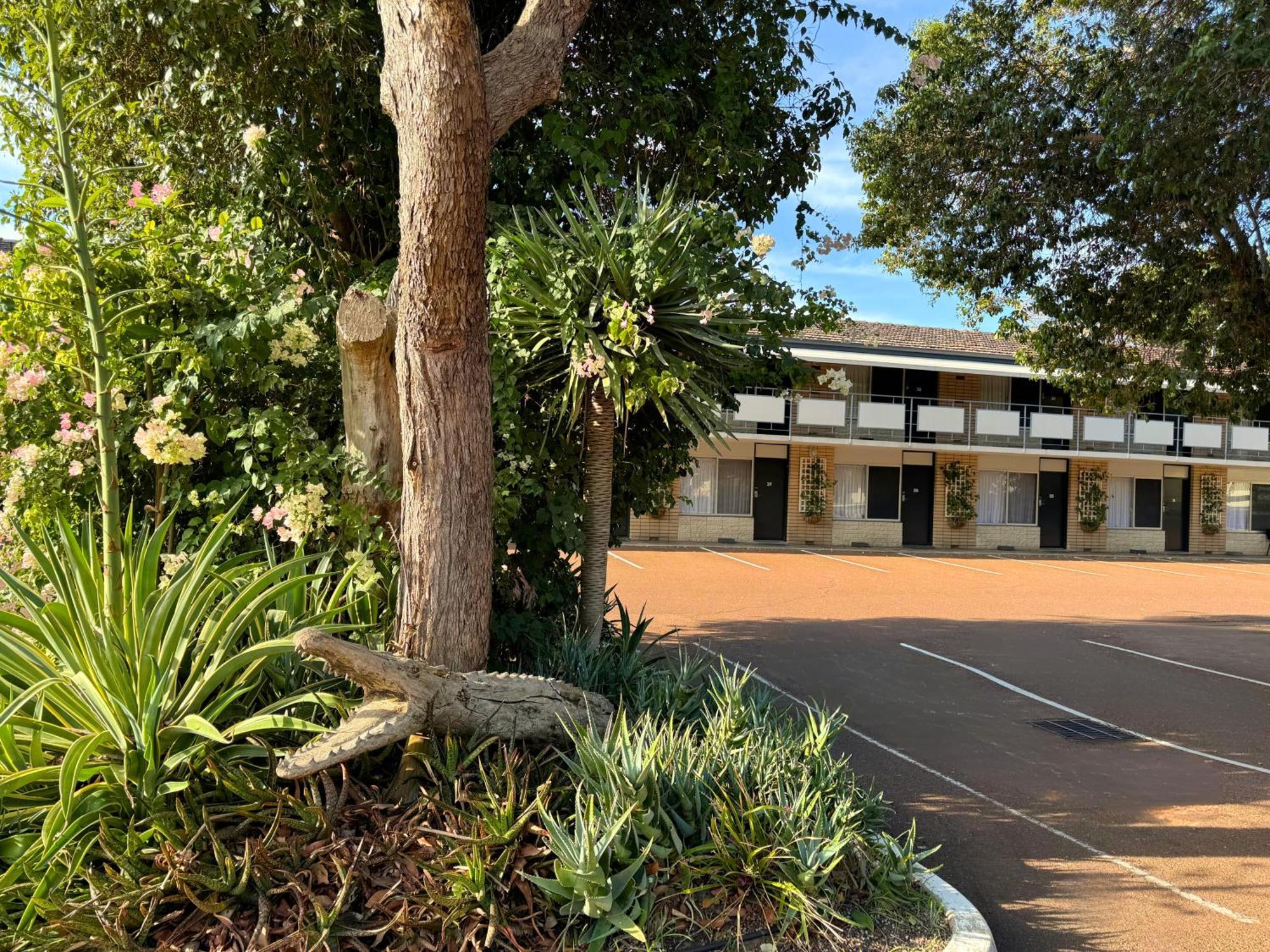 Flag Motor Lodge Perth Exterior photo